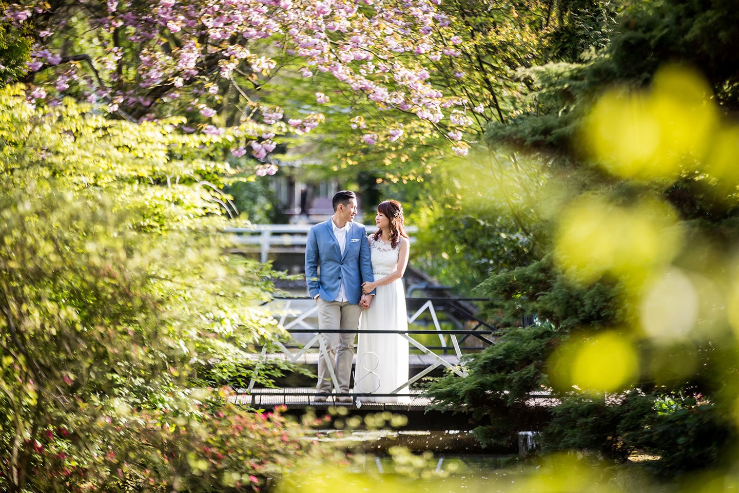 Prewedding photography in Keukenhof flower gardens near Amsterdam