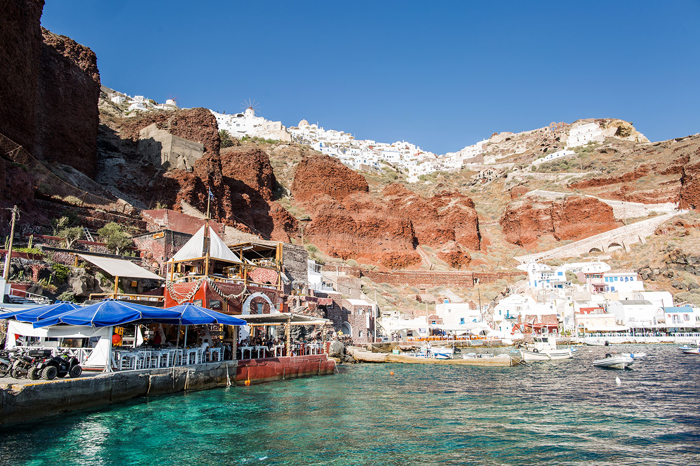 Santorini engagement photoshoot