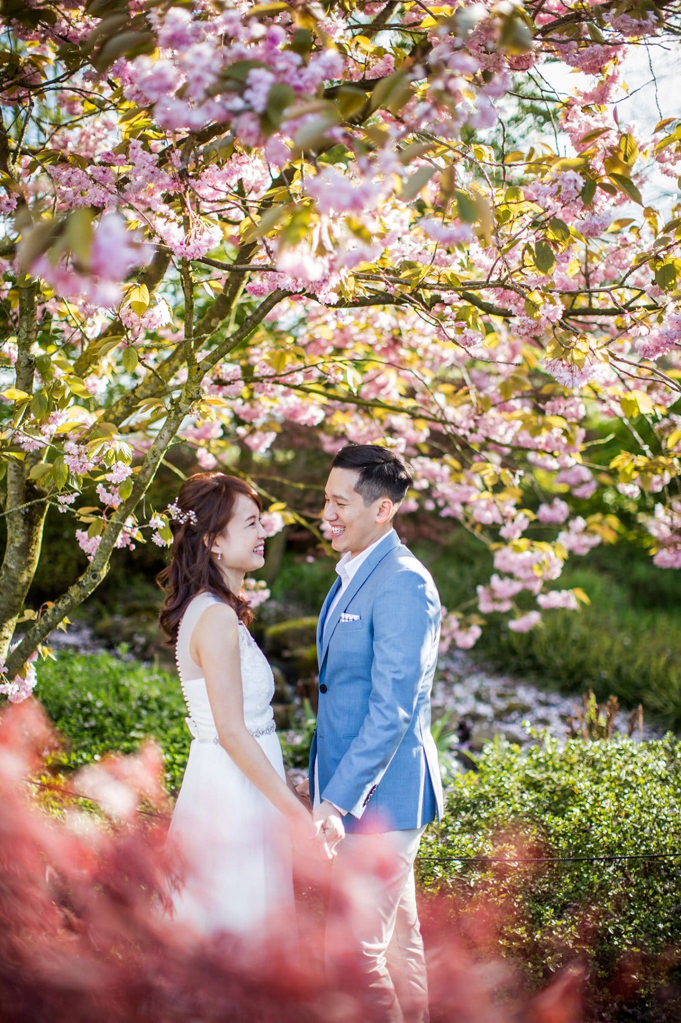 Keukenhof flower gardens couple photoshoot