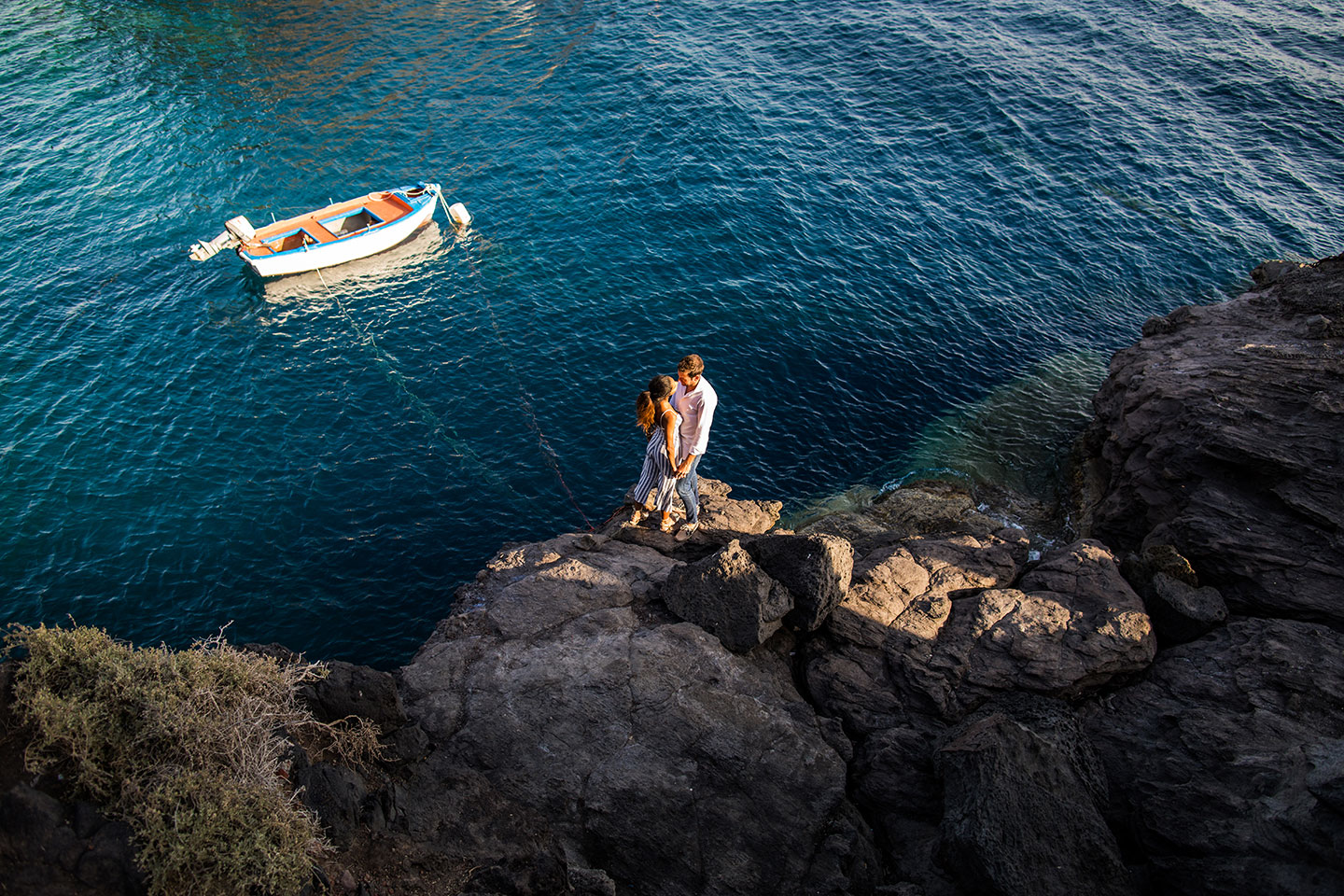 Couple photography in Santorini, Greece