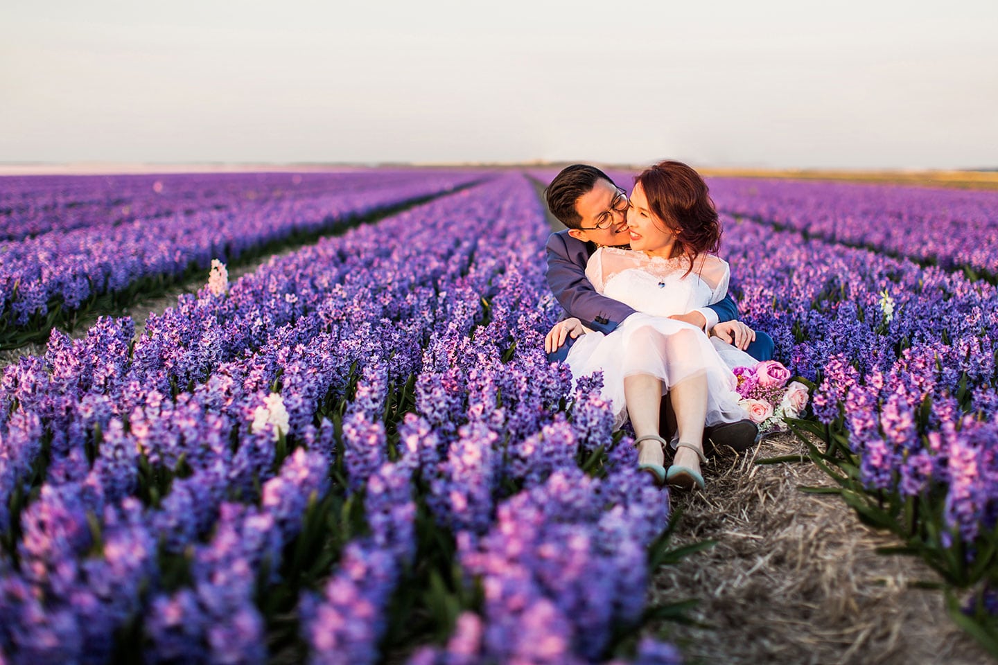Netherlands tulip field prewedding