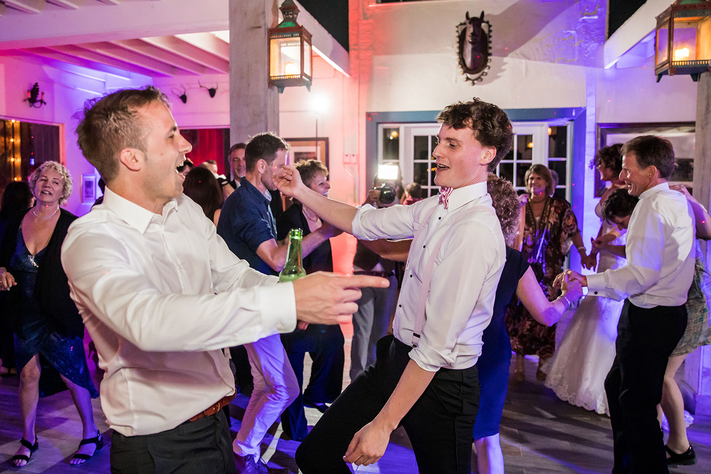 Historic Walton House Wedding Guests Dancing